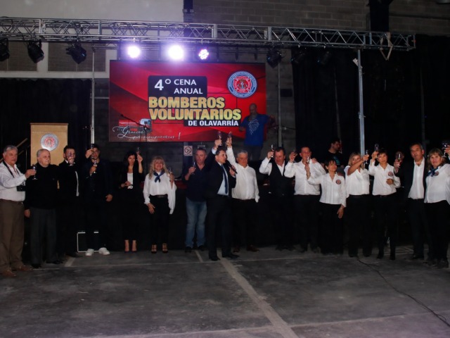 Ms de 1200 personas en la cuarta cena anual de Bomberos